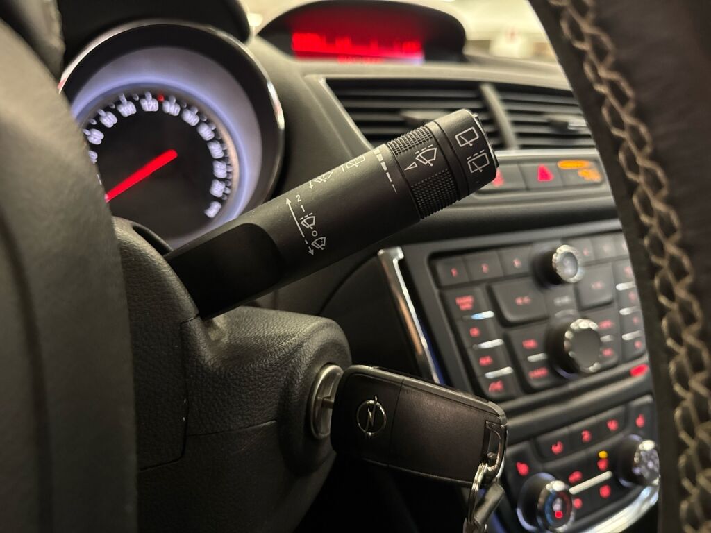 Opel Mokka 2013 Punainen