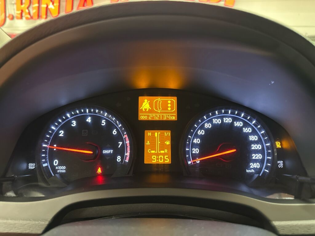 Toyota Avensis 2013 Hopea