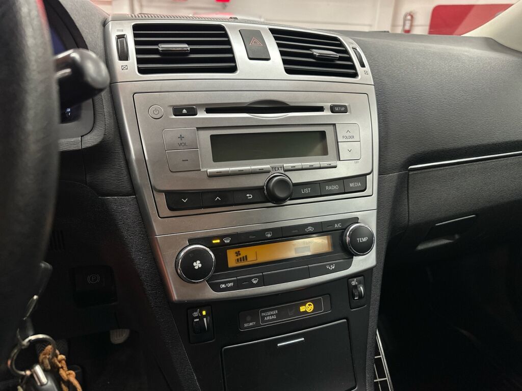 Toyota Avensis 2013 Hopea