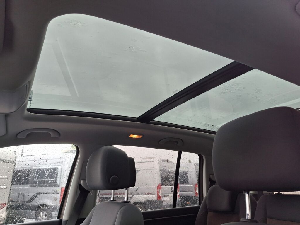 Volkswagen Touran 2013 Ruskea (beige)