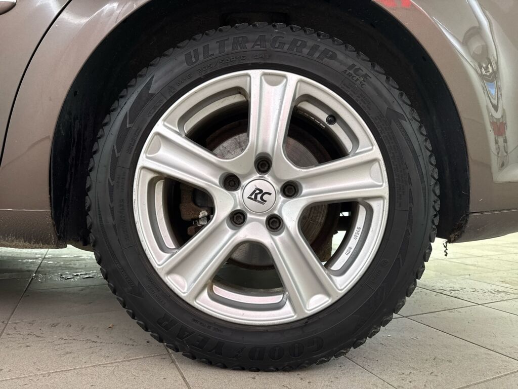 Volkswagen Touran 2013 Ruskea (beige)