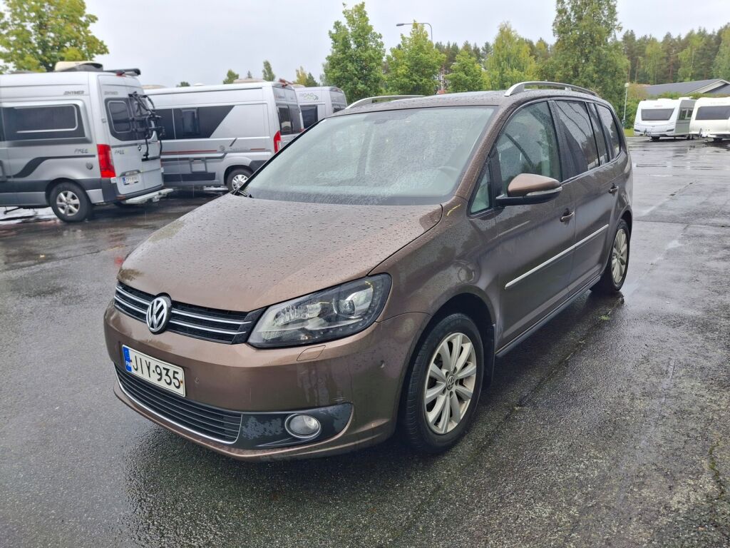 Volkswagen Touran 2013 Ruskea (beige)