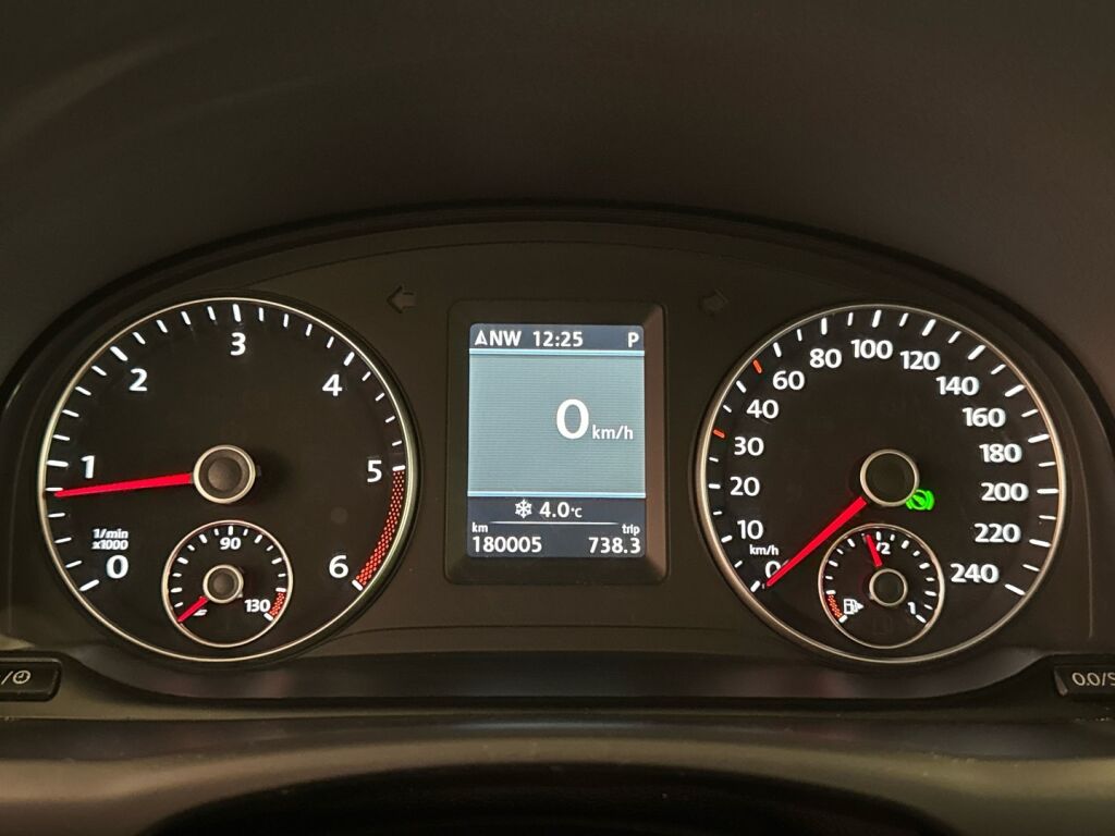 Volkswagen Touran 2013 Ruskea (beige)