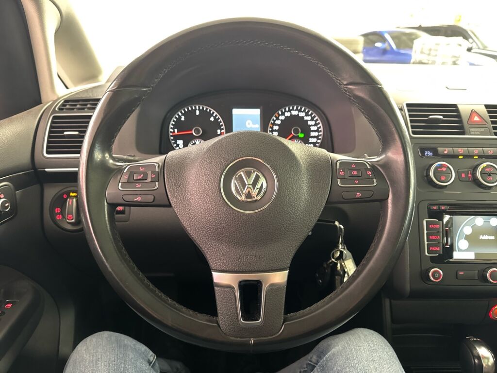 Volkswagen Touran 2013 Ruskea (beige)