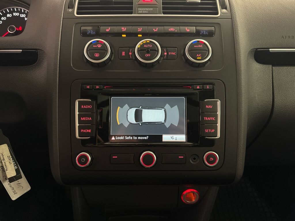 Volkswagen Touran 2013 Ruskea (beige)