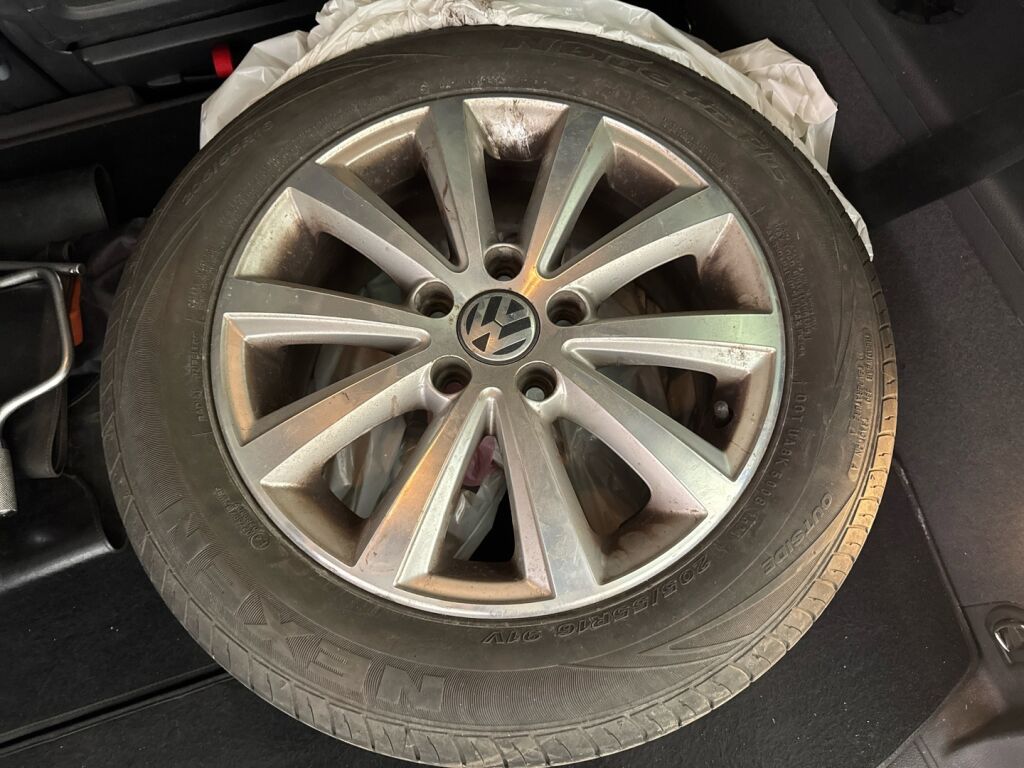 Volkswagen Touran 2013 Ruskea (beige)