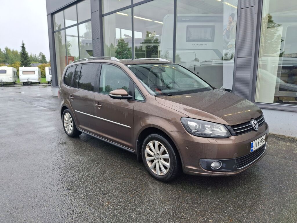 Volkswagen Touran 2013 Ruskea (beige)