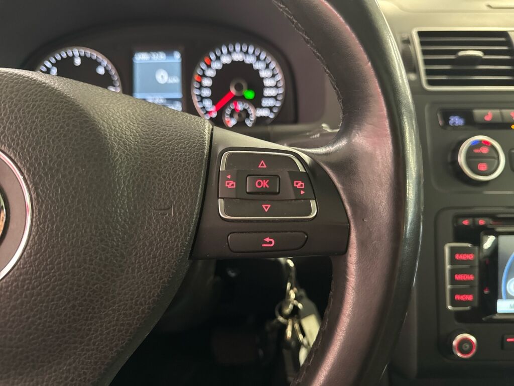 Volkswagen Touran 2013 Ruskea (beige)