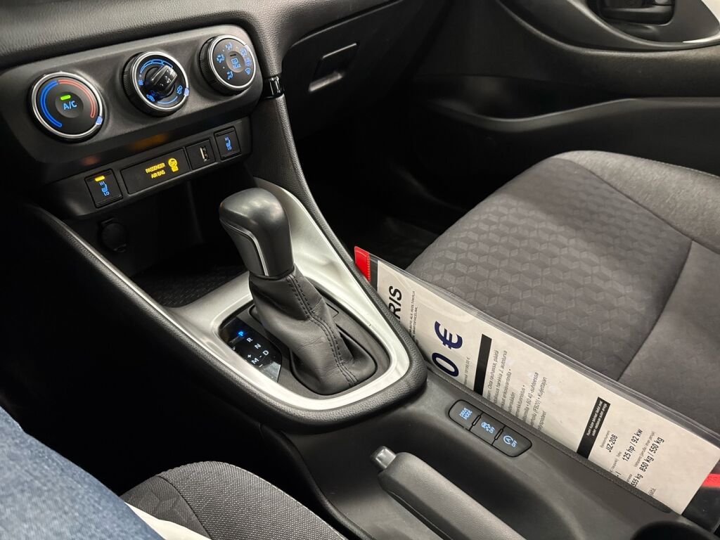 Toyota Yaris 2022 Valkoinen