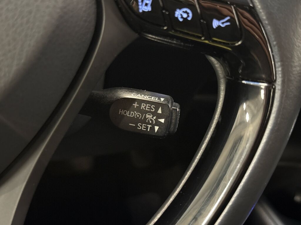 Toyota C-HR 2022 Valkoinen