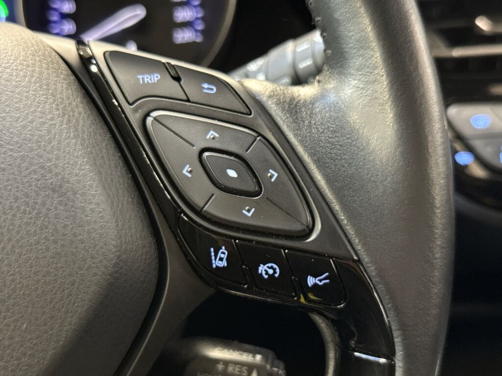 Toyota C-HR 2022 Valkoinen