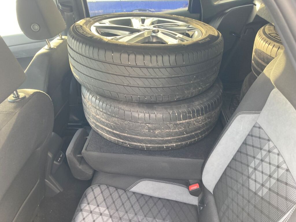 Volkswagen Taigo 2022 Metallinhohto Sininen