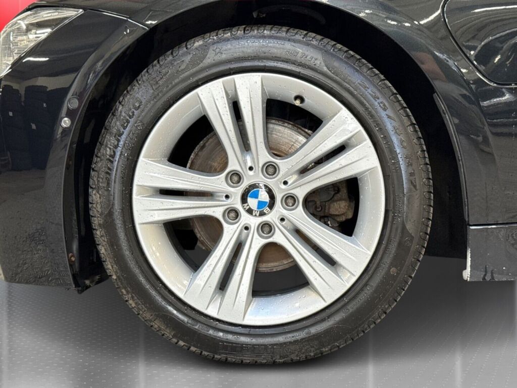 BMW 330 2017 Musta