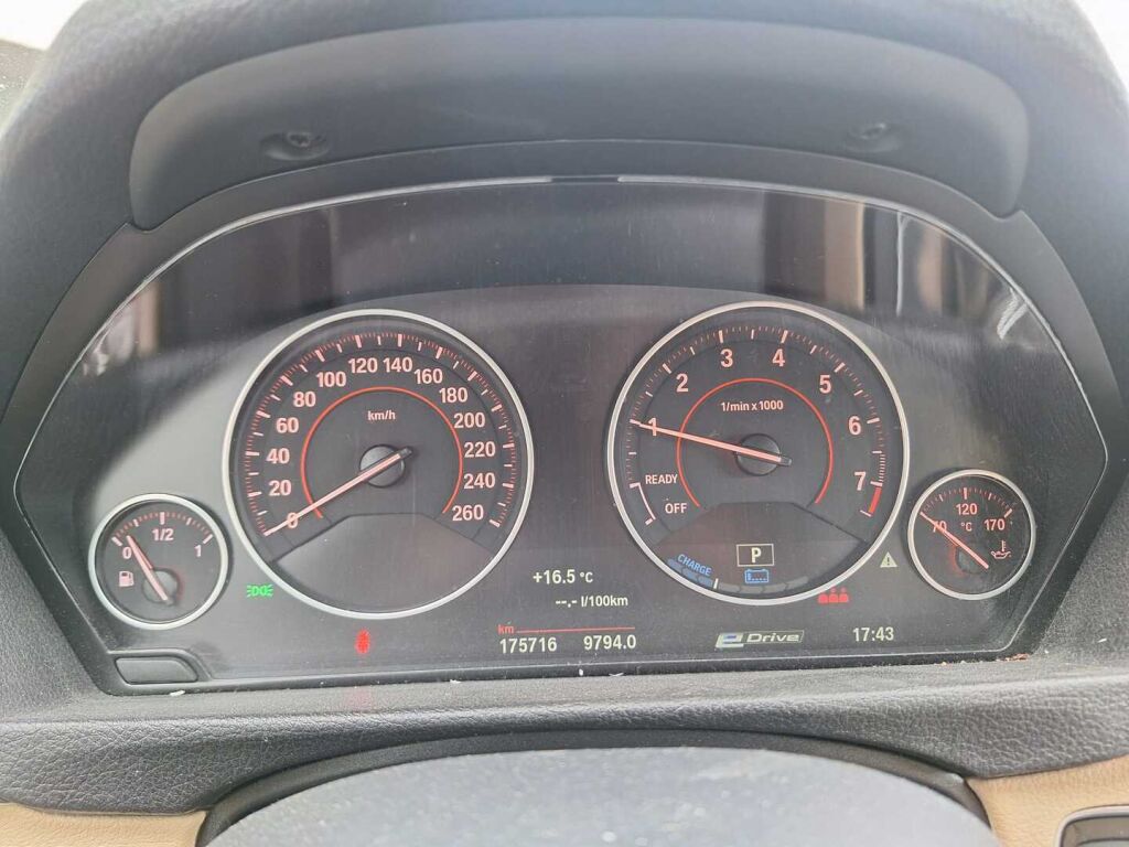 BMW 330 2017 Musta