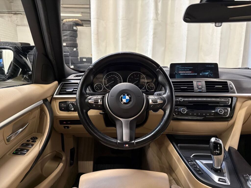 BMW 330 2017 Musta