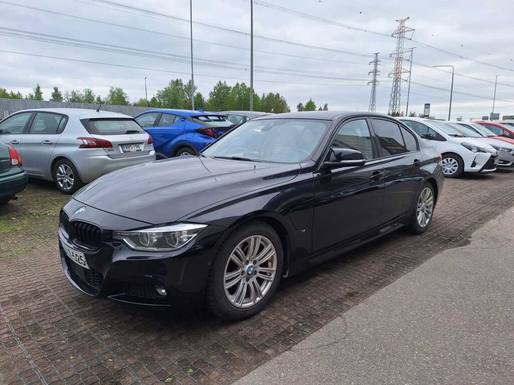 BMW 330 2017 Musta