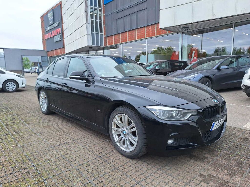 BMW 330 2017 Musta
