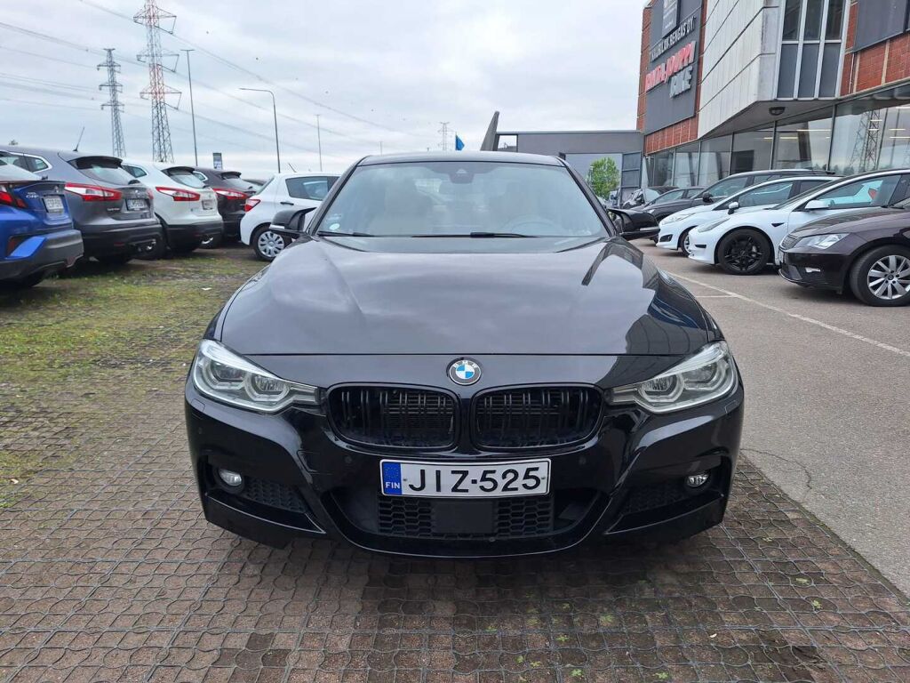 BMW 330 2017 Musta
