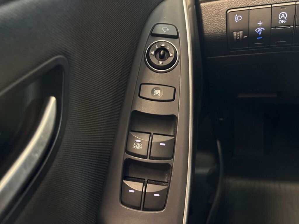 Hyundai i30 5d 2012 Punainen