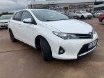 Toyota Auris 2013 Valkoinen