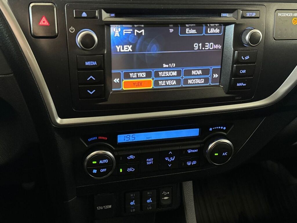 Toyota Auris 2013 Valkoinen
