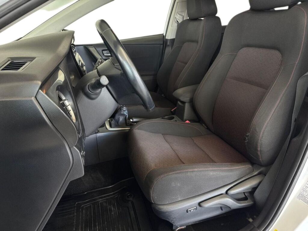 Toyota Auris 2013 Valkoinen