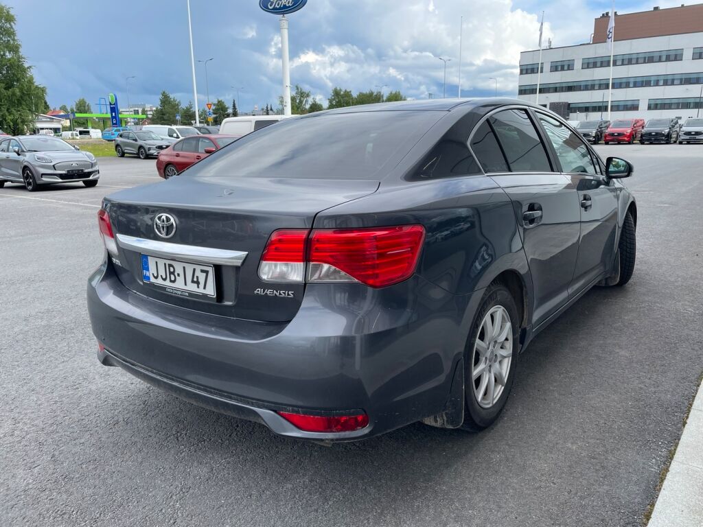 Toyota Avensis 2013 Harmaa