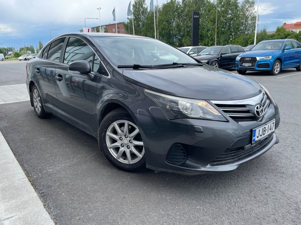 Toyota Avensis 2013 Harmaa