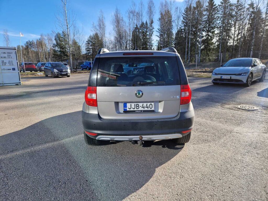 Skoda Yeti 2013 Ruskea (beige)