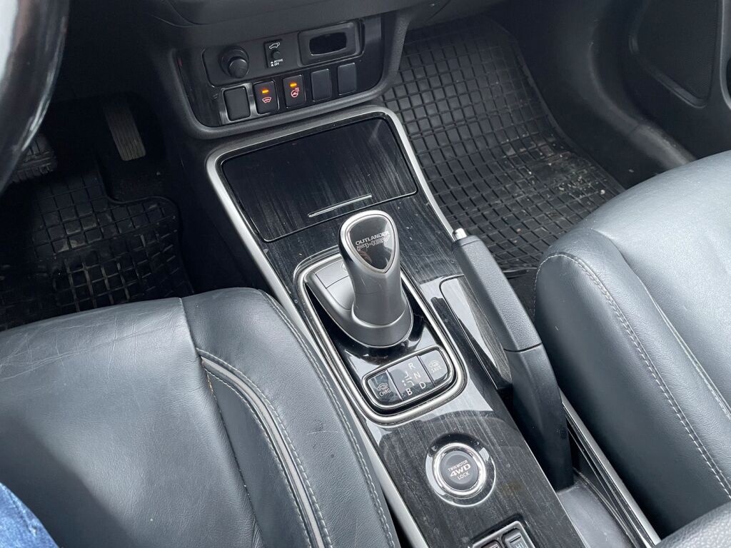 Mitsubishi Outlander PHEV 2016 Valkoinen