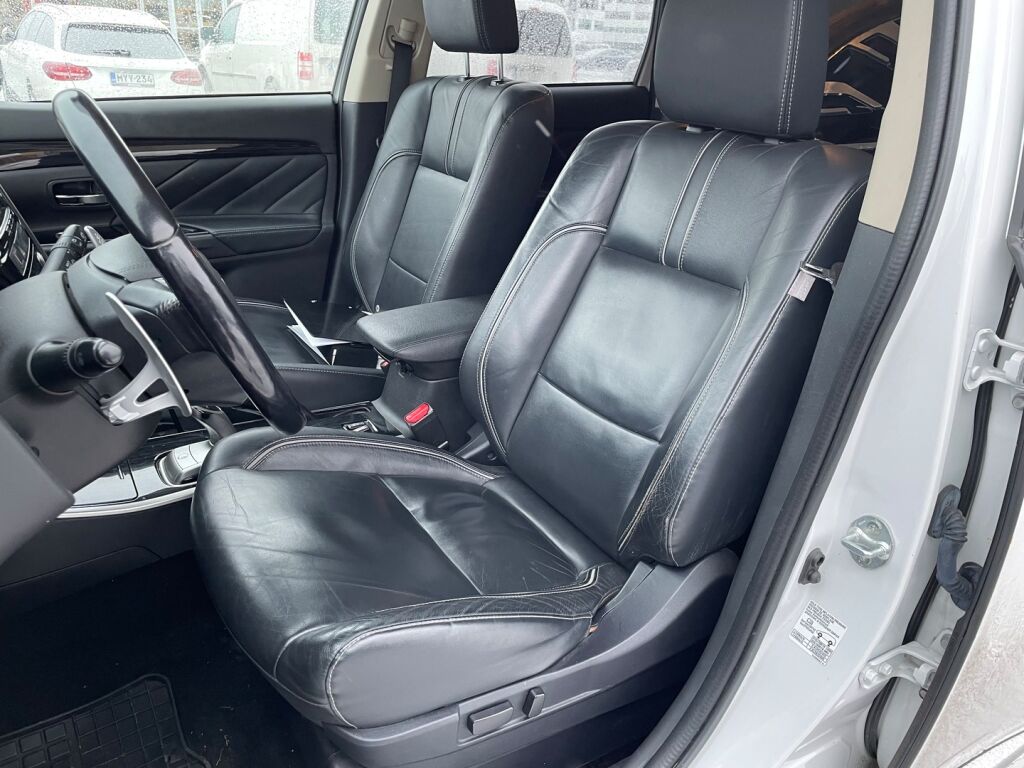 Mitsubishi Outlander PHEV 2016 Valkoinen