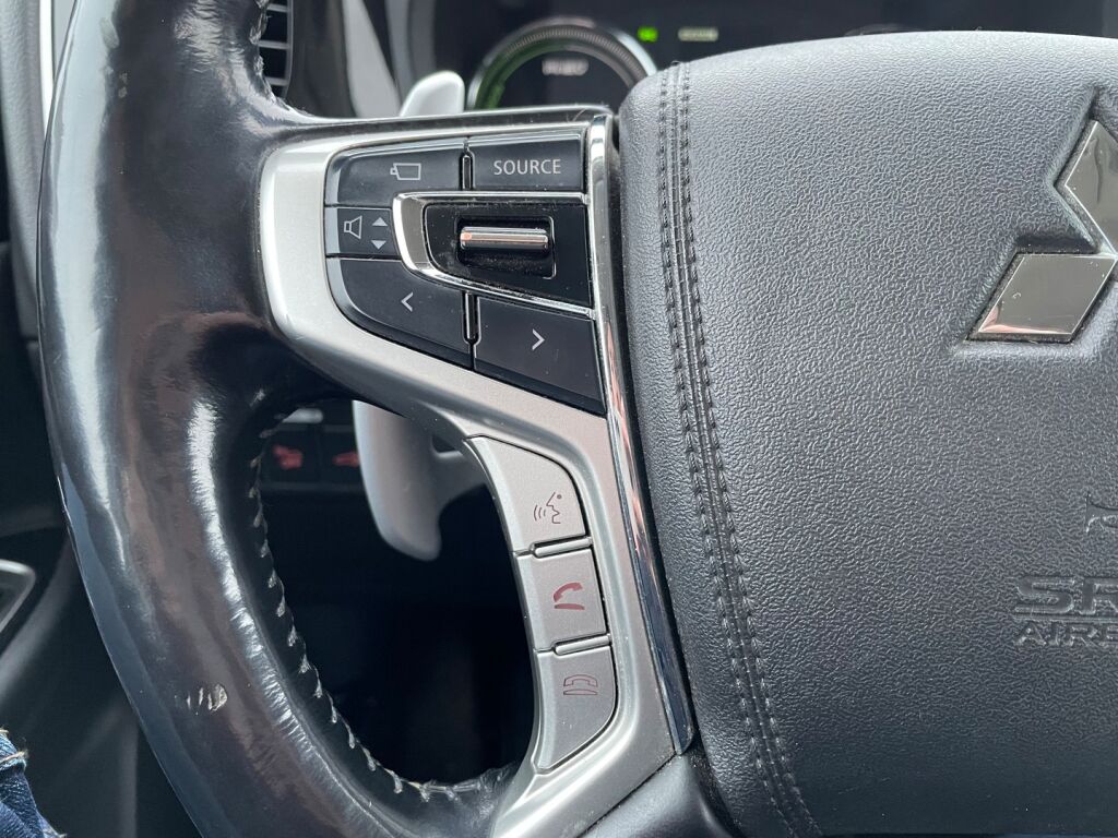 Mitsubishi Outlander PHEV 2016 Valkoinen