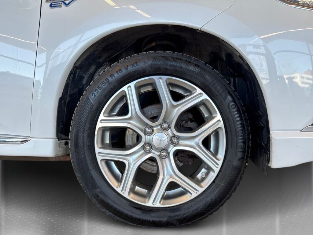 Mitsubishi Outlander PHEV 2016 Valkoinen