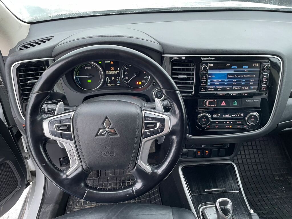 Mitsubishi Outlander PHEV 2016 Valkoinen