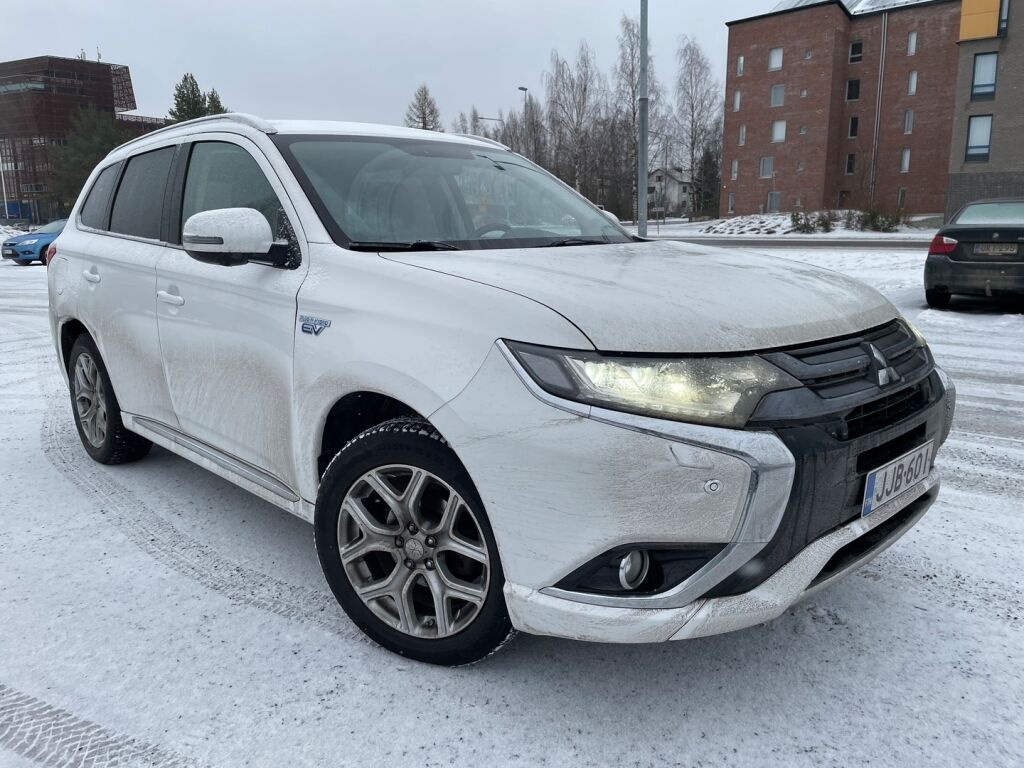 Mitsubishi Outlander PHEV 2016 Valkoinen