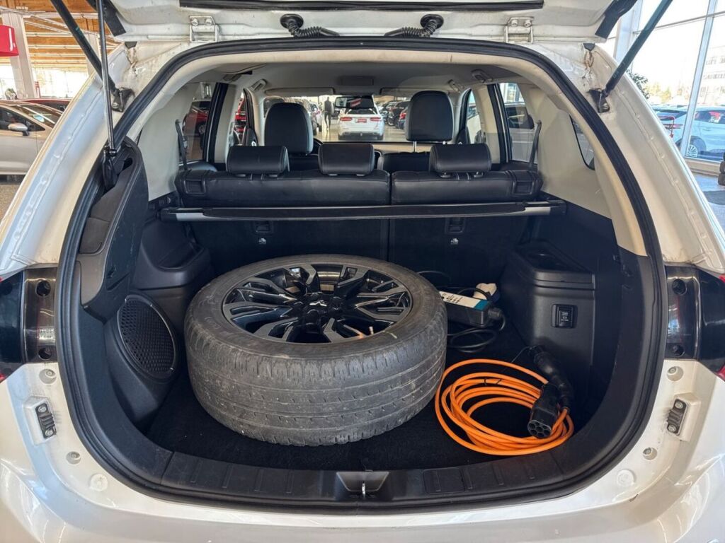 Mitsubishi Outlander PHEV 2016 Valkoinen