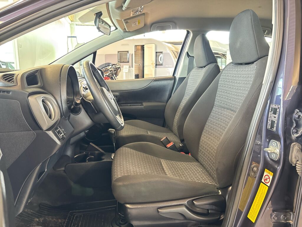 Toyota Yaris 2013 Violetti