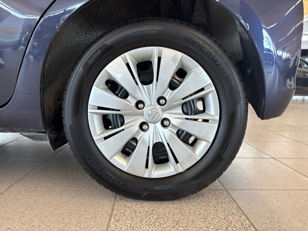 Toyota Yaris 2013 Violetti