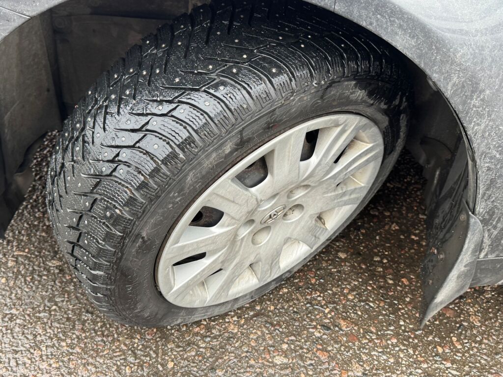 Toyota Avensis 2014 Harmaa