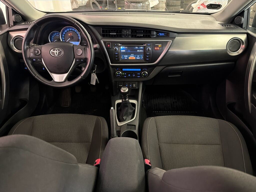 Toyota Auris 2014 Valkoinen