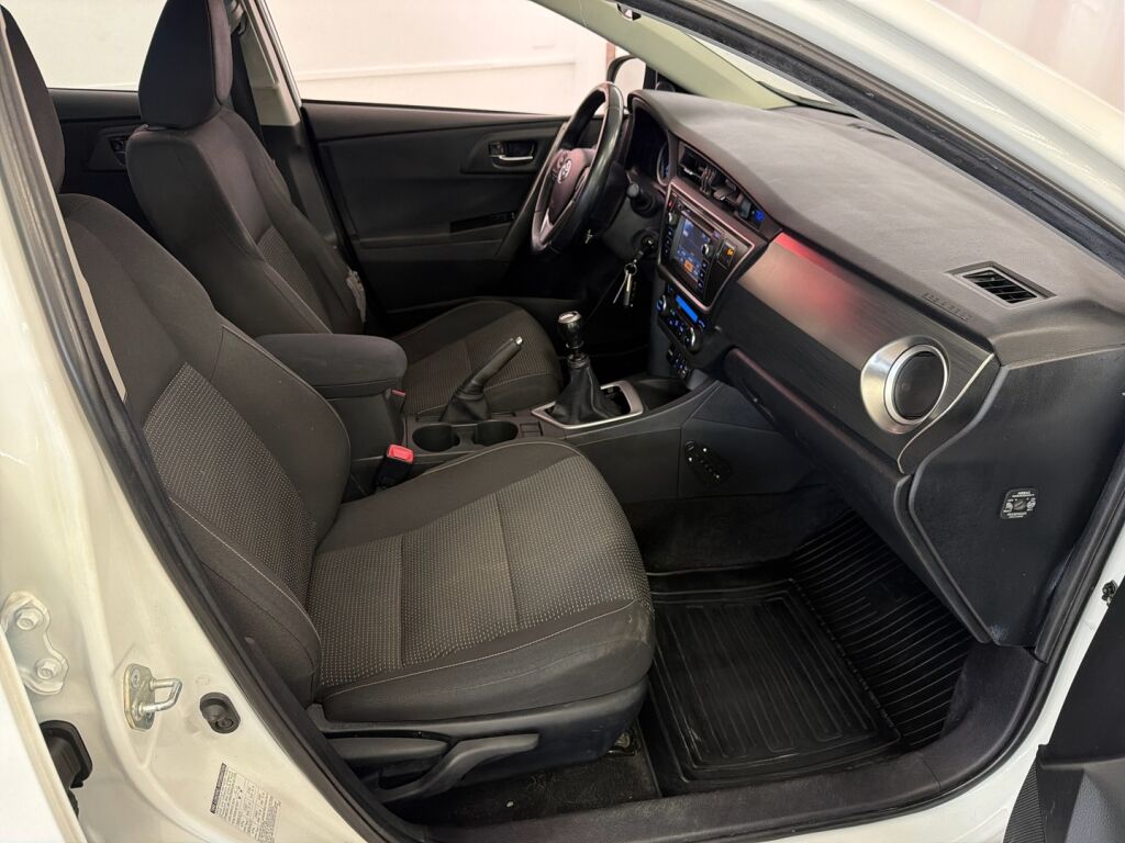 Toyota Auris 2014 Valkoinen