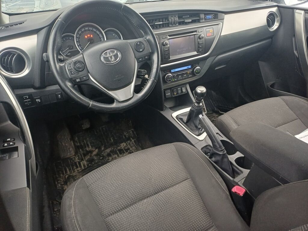 Toyota Auris 2014 Valkoinen