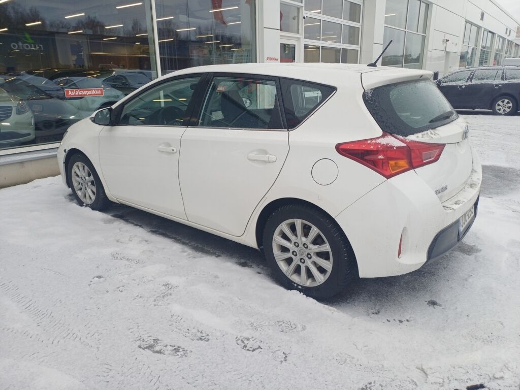 Toyota Auris 2014 Valkoinen