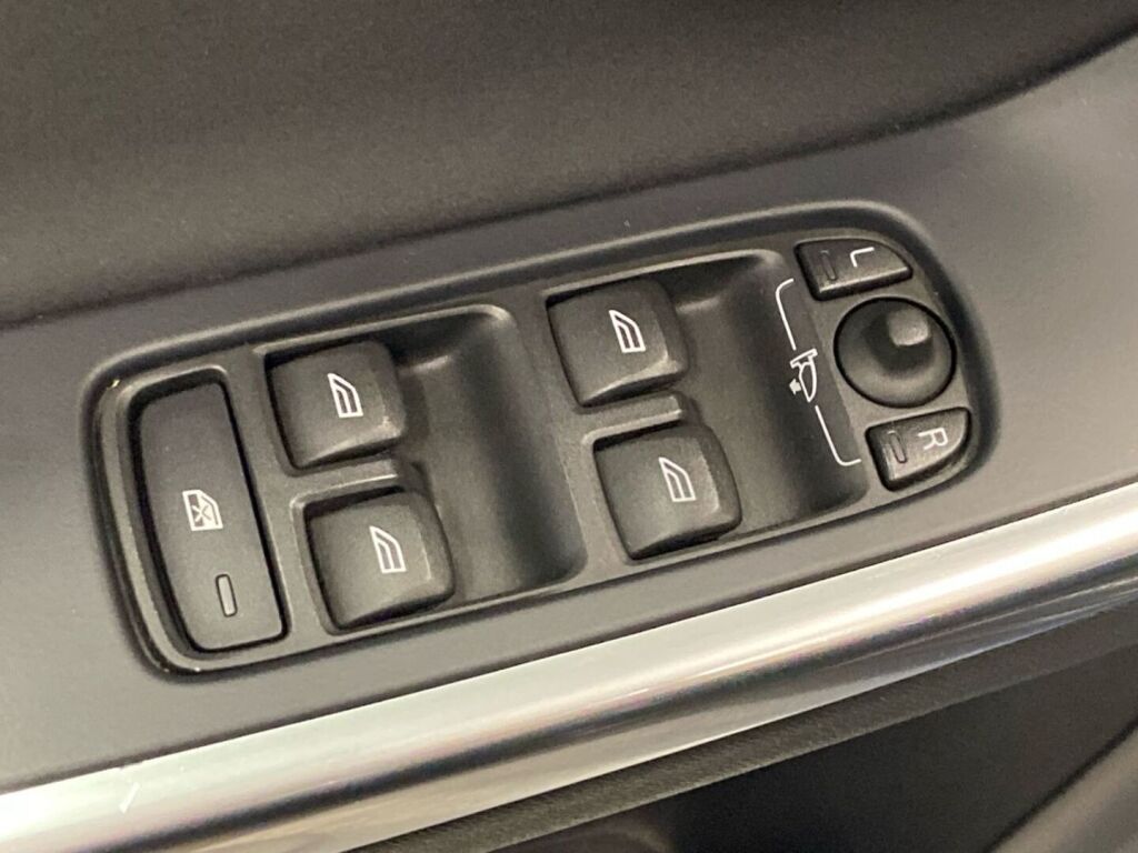 Volvo S60 2013 Musta