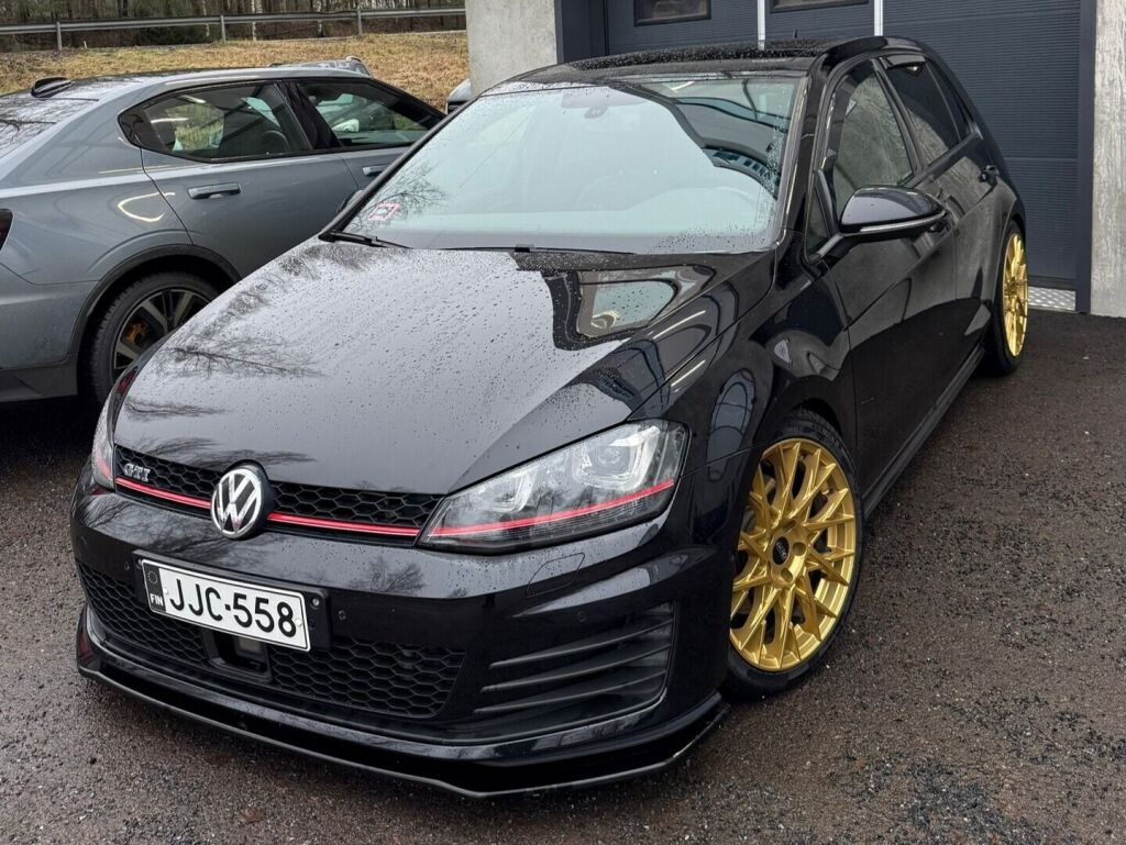 Volkswagen Golf 2014 Musta
