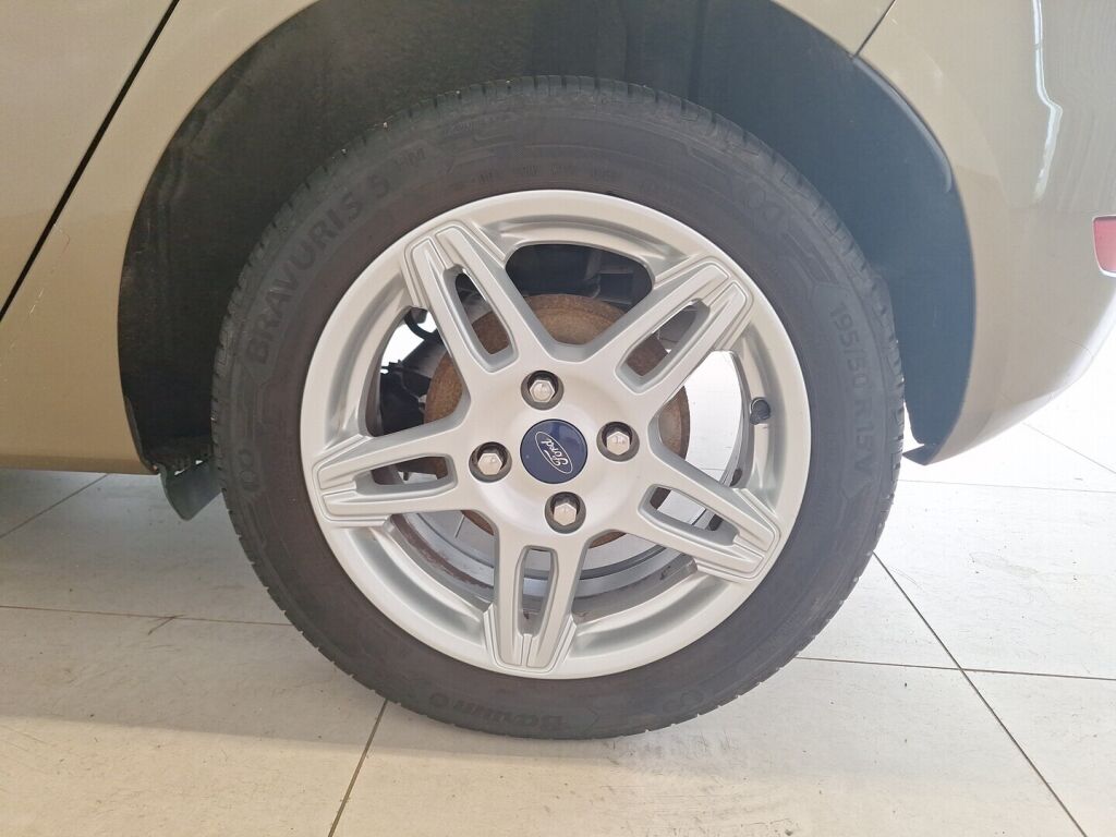 Ford Fiesta 2013 Ruskea (beige)