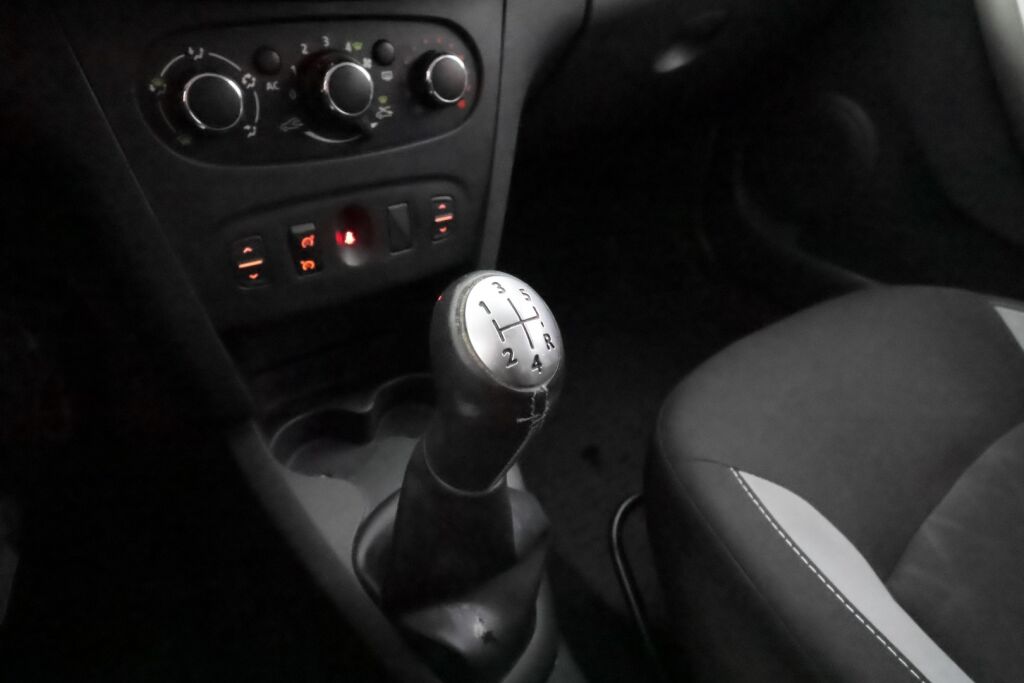 Dacia Sandero 2014 Sininen