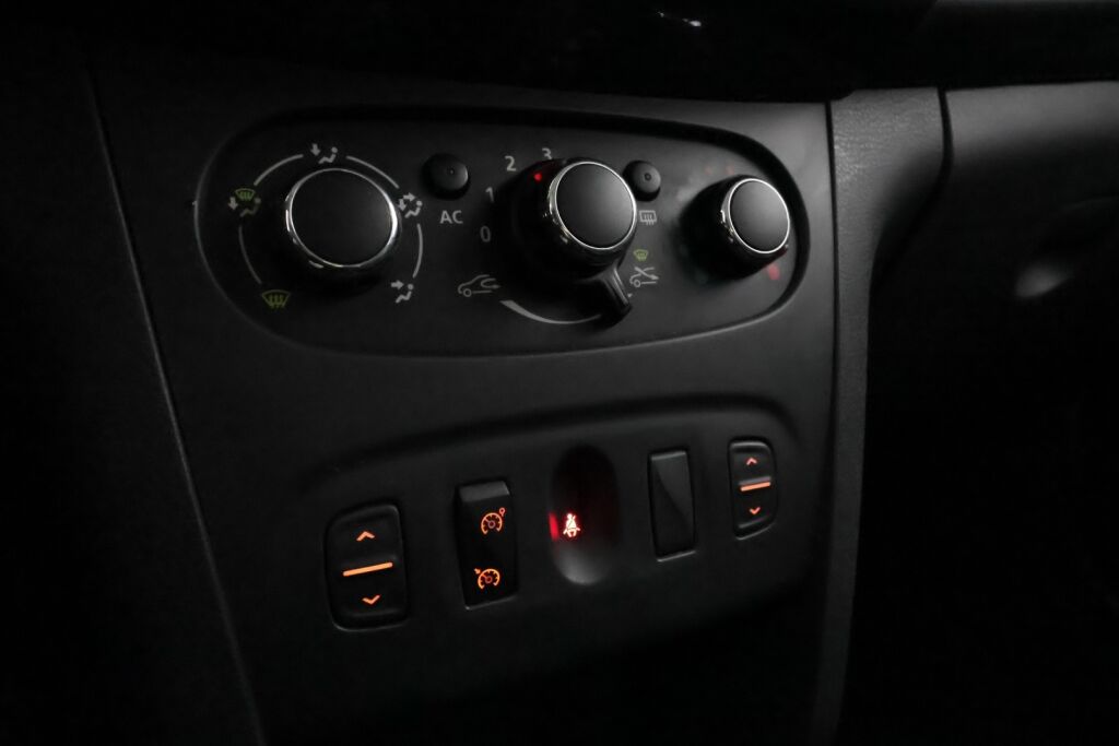 Dacia Sandero 2014 Sininen