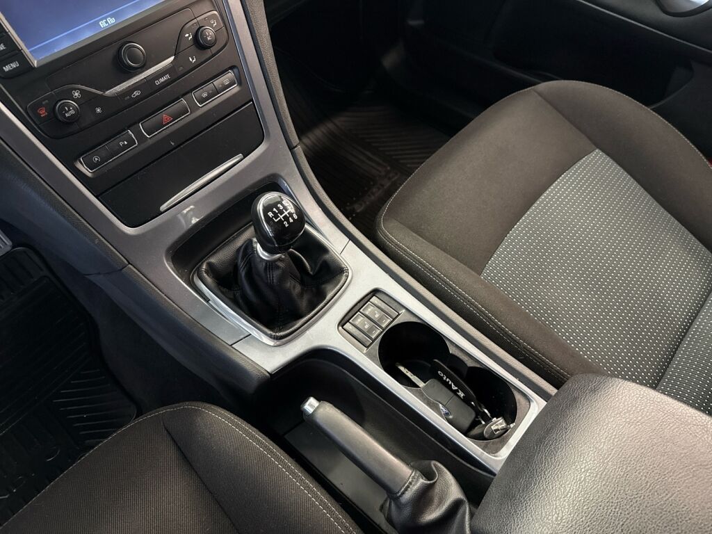 Ford Mondeo 2014 Valkoinen