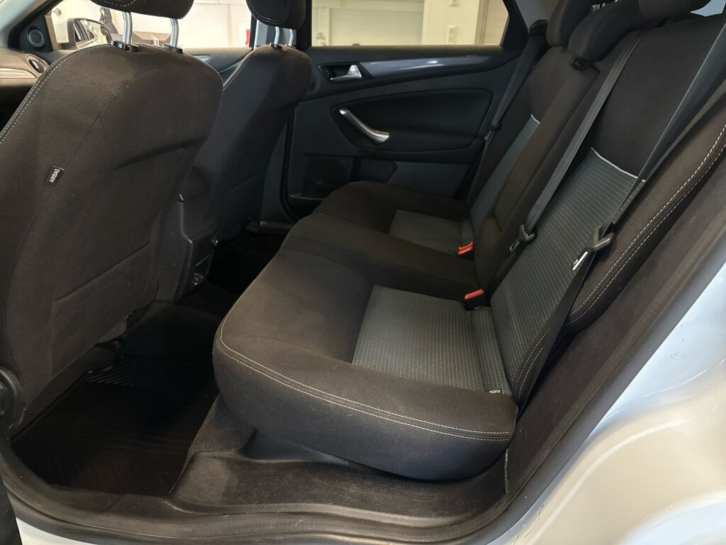 Ford Mondeo 2014 Valkoinen